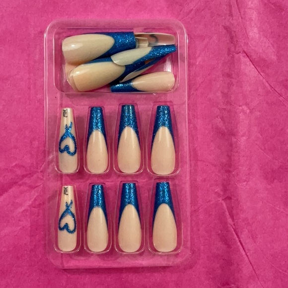24 pc Press On Nail Set - Picture 2 of 2